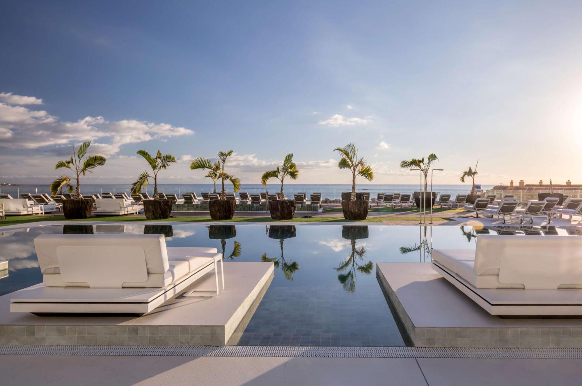 รอยัล ไฮดะเวย์ โกราเลส สวีท Hotel Costa Adeje  ภายนอก รูปภาพ