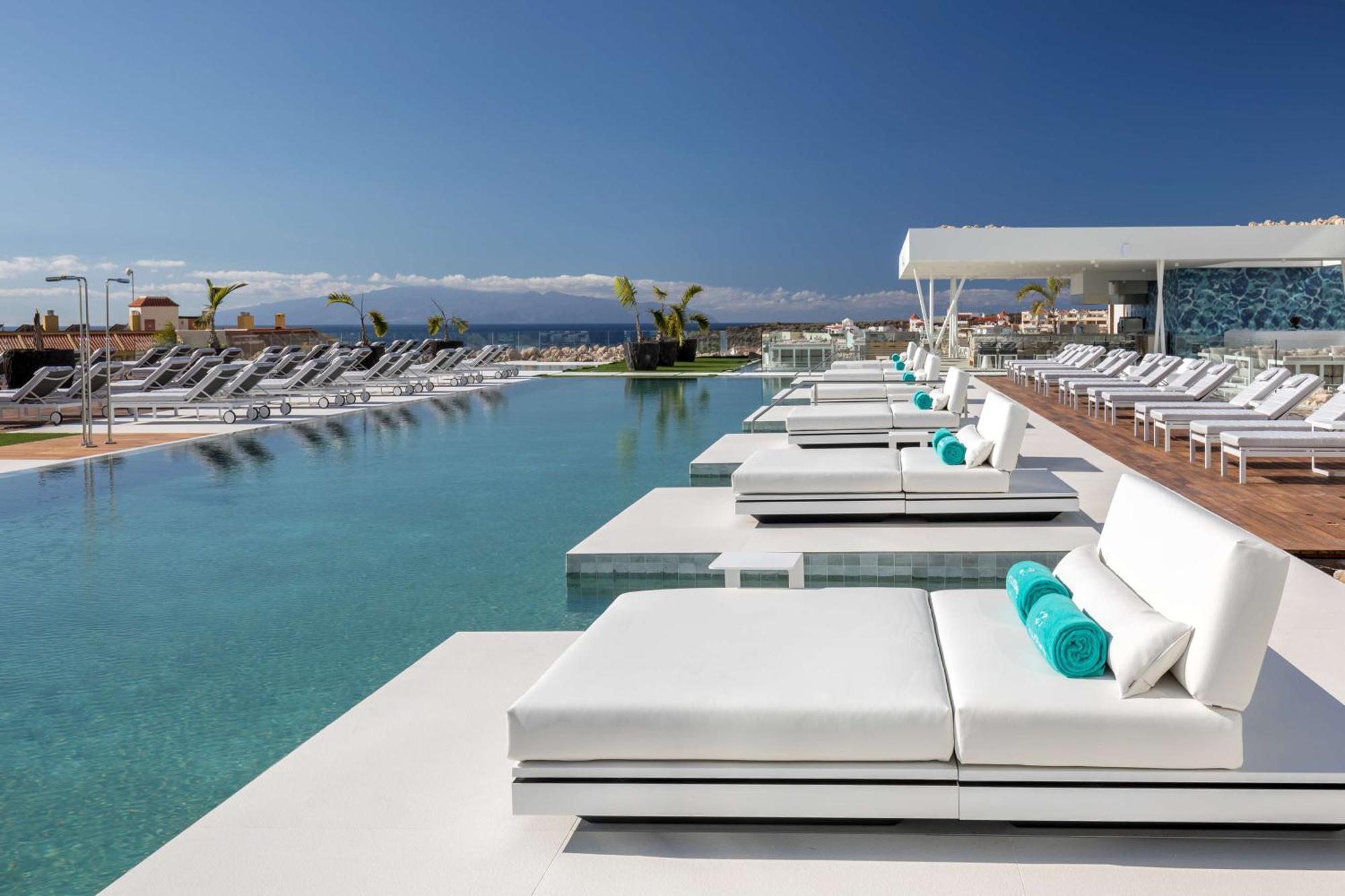 รอยัล ไฮดะเวย์ โกราเลส สวีท Hotel Costa Adeje  ภายนอก รูปภาพ